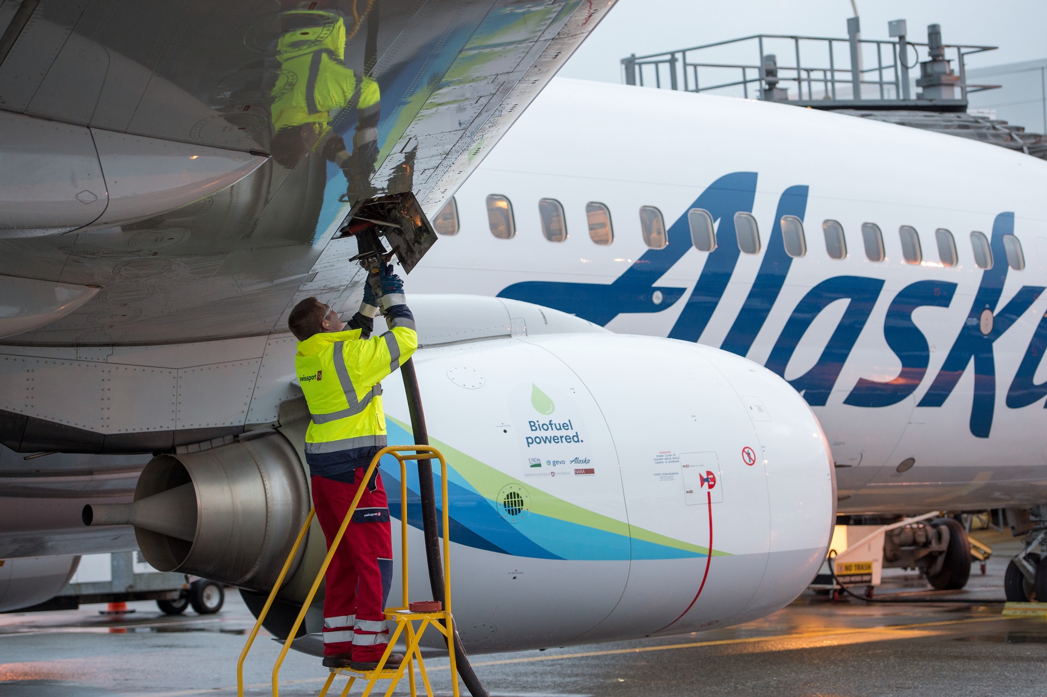Alaska Airlines runs a biofuel test flight in late 2016. Photo courtesy Alaska Airlines.