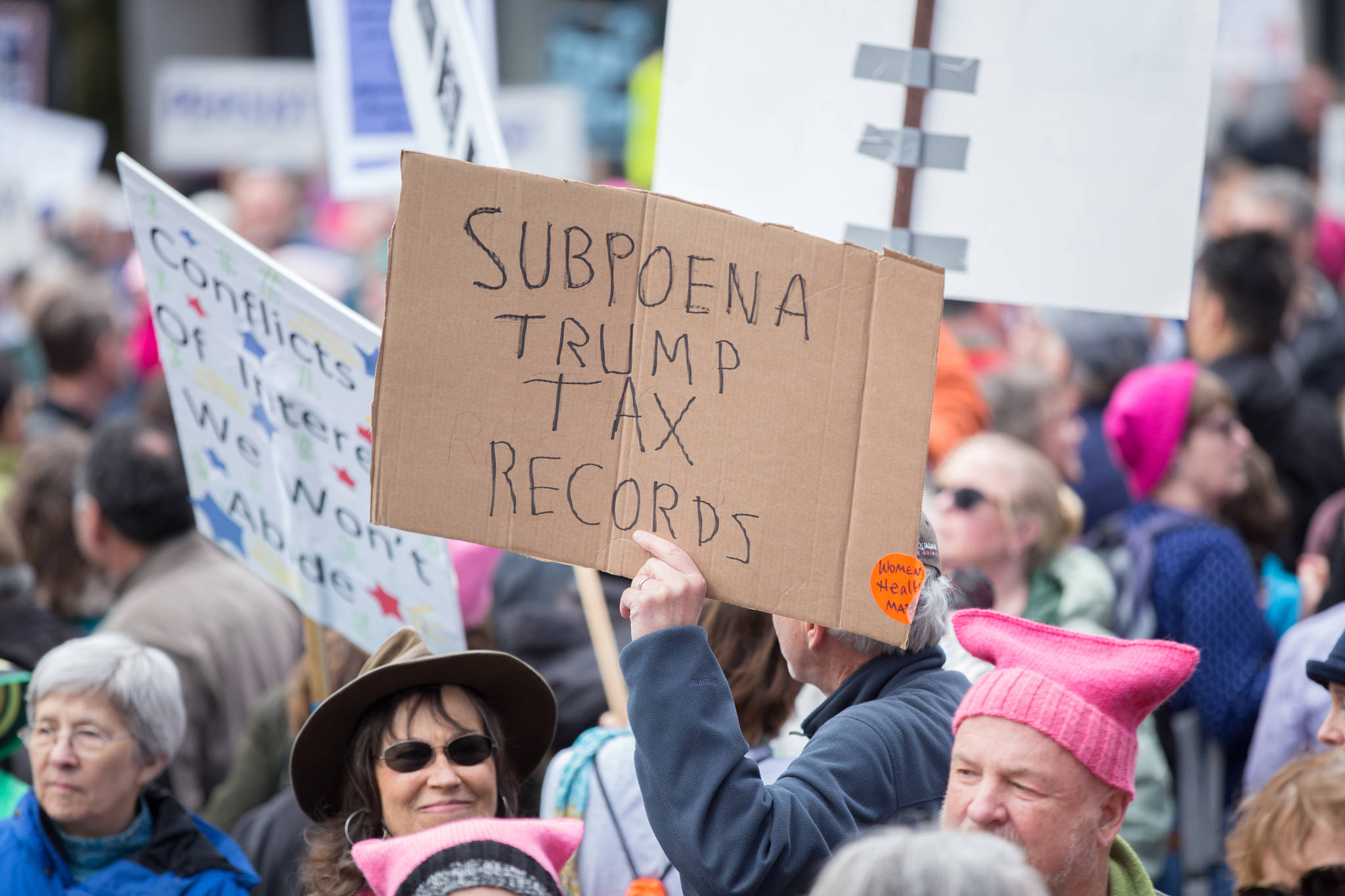 ‘We Care and We’re Aware’: More than 1,000 March Demanding Trump’s Tax Returns