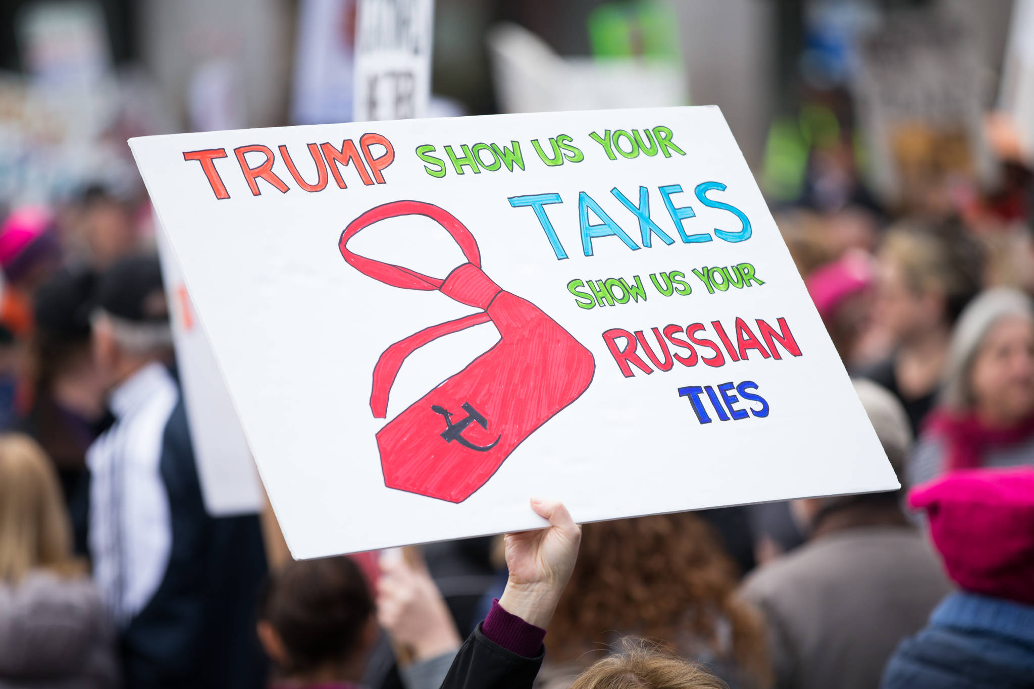 ‘We Care and We’re Aware’: More than 1,000 March Demanding Trump’s Tax Returns