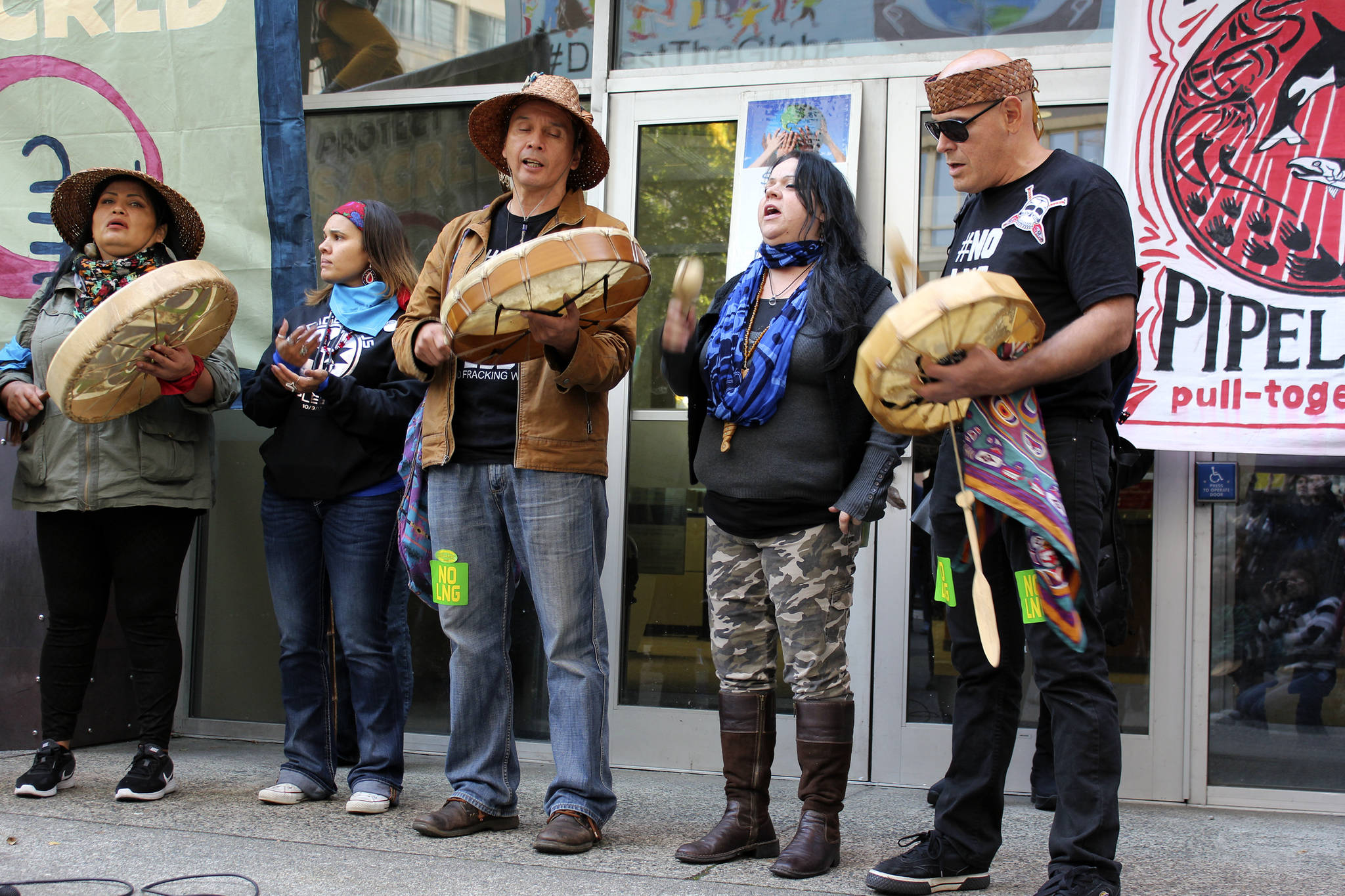 Activists Disrupt Over 100 Bank Branches Across Seattle for Financing Tar Sands Projects