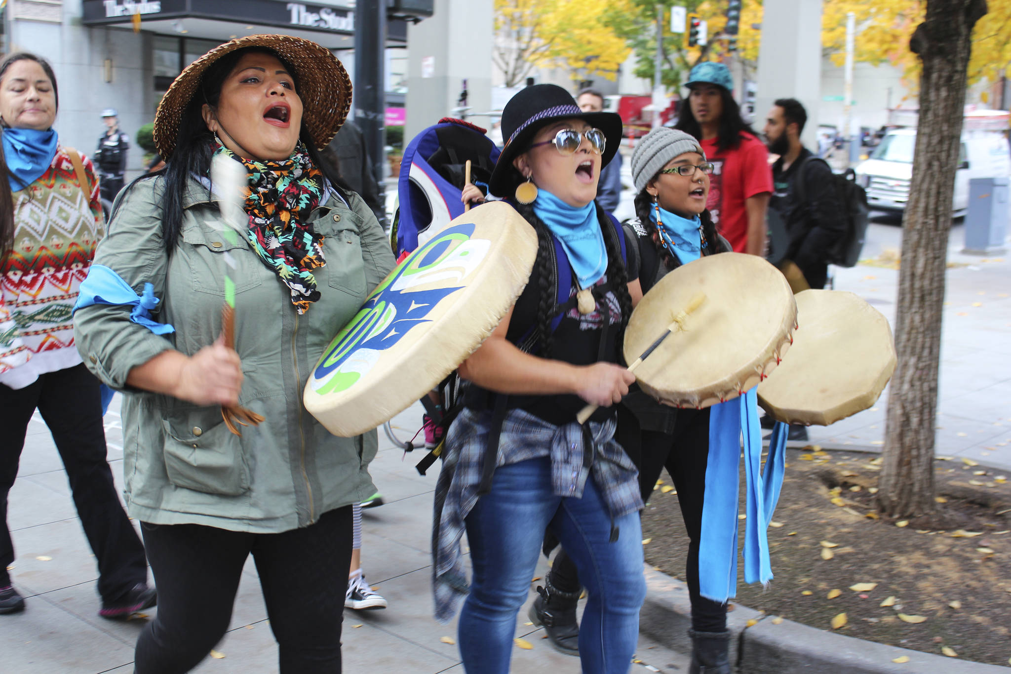 Activists Disrupt Over 100 Bank Branches Across Seattle for Financing Tar Sands Projects