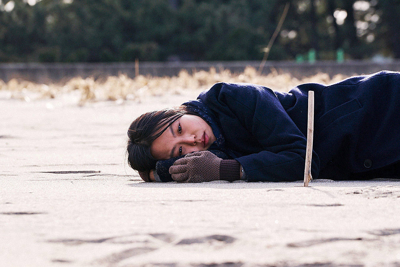 Things Get Messy in ‘On the Beach at Night Alone’