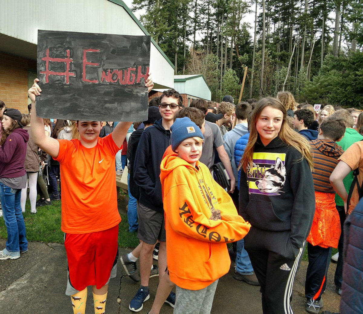 Student at McMurray Middle School on Vashon Island participated in Wednesday’s demonstration against gun violence. Photo by Susan Riemer