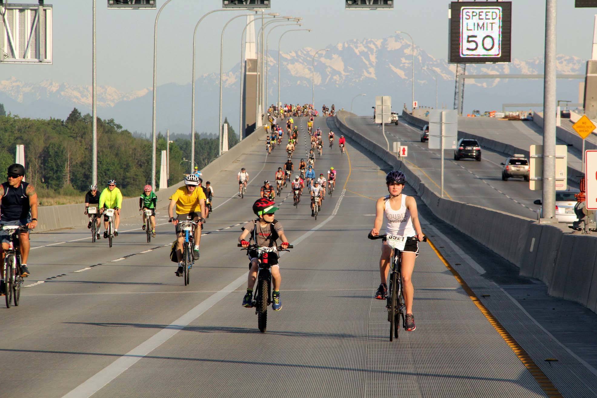 Riders on the 520 Bridge during an Emerald City Ride. Photo courtesy of Cascade Bicycle Club