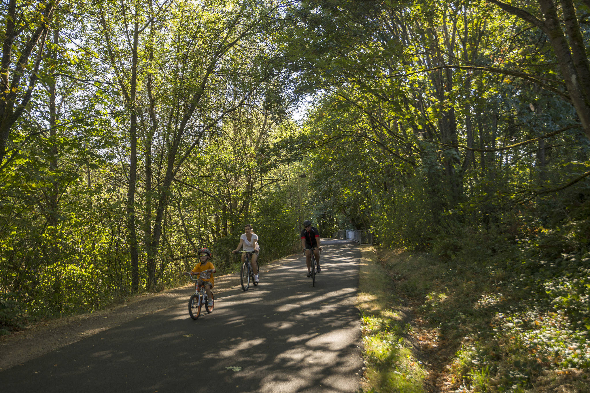 Burke-Gilman Trail. Photo by TIA International Photography/Seattle Parks & Recreation