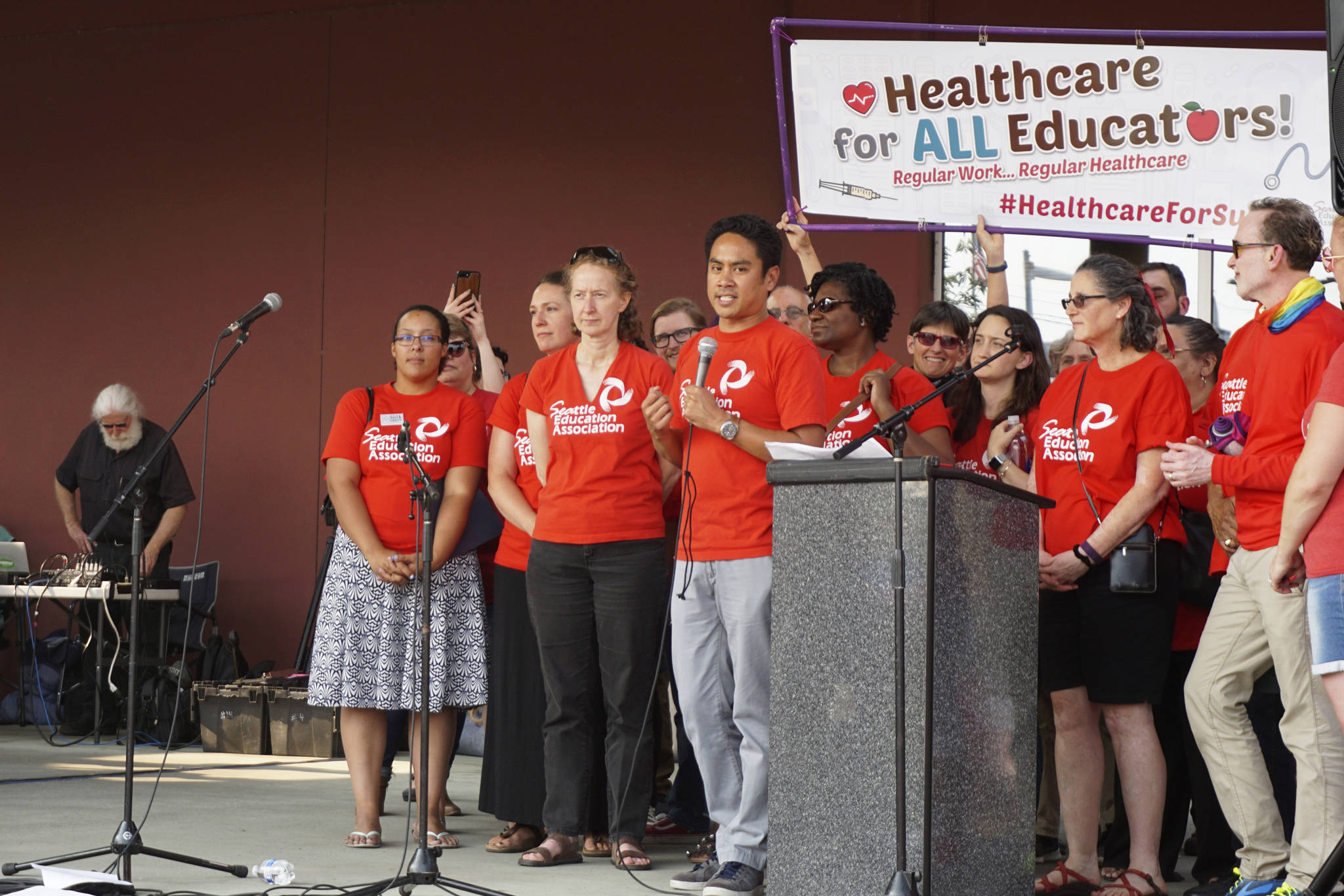 Seattle educators gather at a rally outside of John Stanford Center for Educational Excellence on Aug. 16, 2018. Photo by Melissa Hellmann