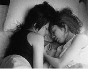 Entangled roommates Okano Mika and Fugimora Chika in Love/Juice.