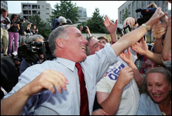 Democratic candidate Howard Dean is mobbed in Seattle.