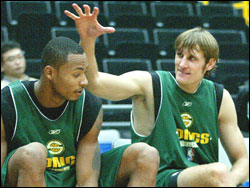 In Japan, Rashard Lewis (left) and Brent Barry.