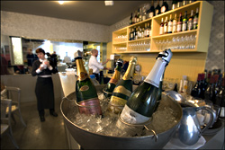 Cr&eacute;mant's got the bubbly chilling.