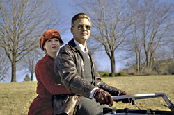 Clooney takes Zellweger on a Leatherheads ride.