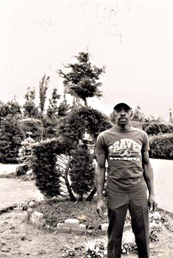 Fryar early in his topiary career.