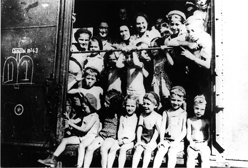 Kids on the Holocaust rescue train.