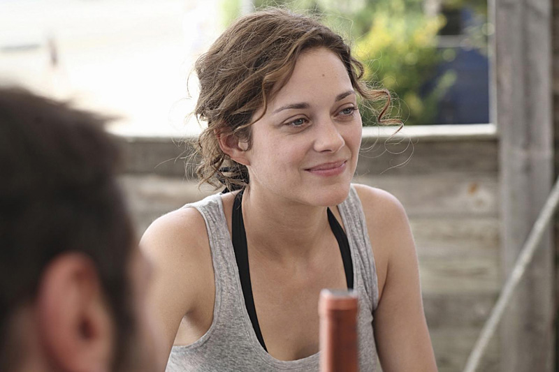 Cotillard at the beach.