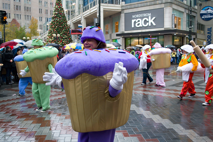 Holiday season officially kicked off in Seattle Friday with the Macy's Holiday
