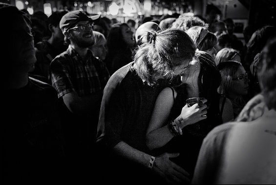 Smooching. Reverb 2009.