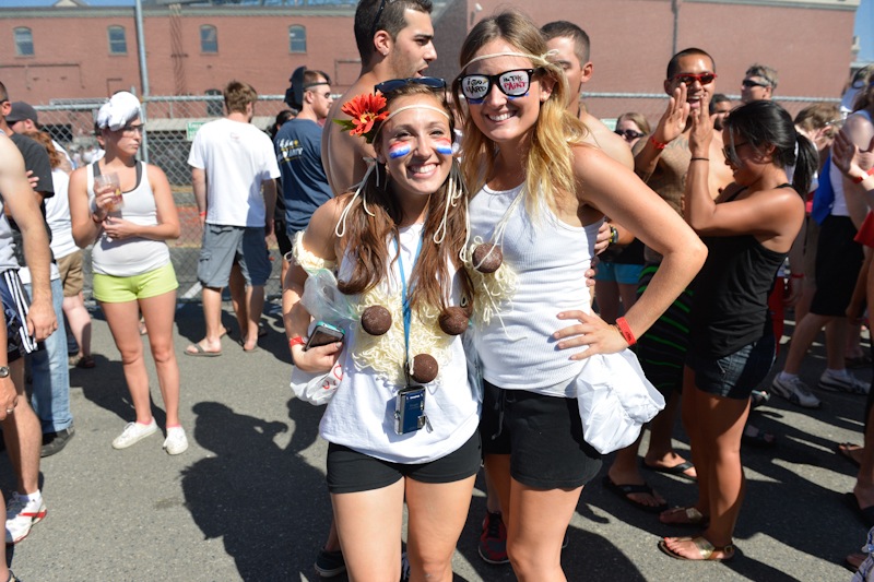 Those not afraid of seeing how catsup gets made converged at Pyramid