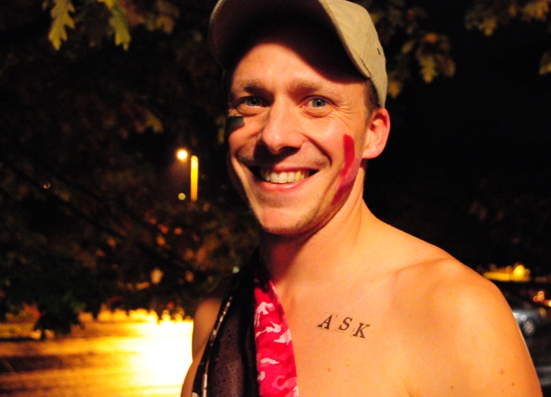 Though this soldier - dressed as 'Do Ask, Do Tell - is cute enough to be hot without the costume, his clever and timely idea just adds to his appeal.