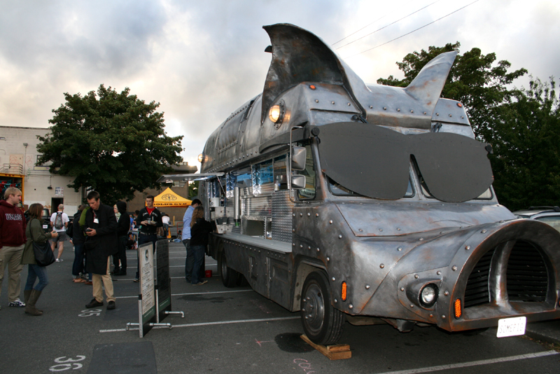 Maximums/Minimus and the scariest food truck ever. In a good way.