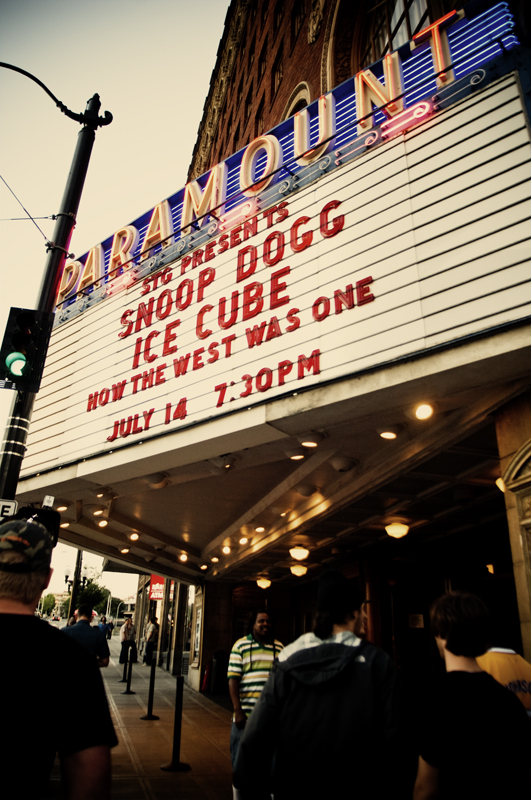 Snoop Dogg and Ice Cub lit up the Paramount last night. Fo'