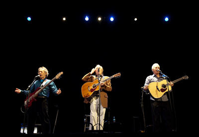 Spinal Tap played an acoustic set at The Paramount on Monday, April 20.