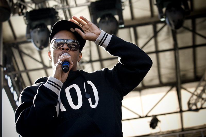 Bumbershoot Sunday Wrapup: DJ Drama was spinnin' some legit tracks, and there was enough weed in the air to keep a small elephant sated; basically it was a main-stage rap show, through and through. The King did mix it up a little though, going a capella at some points and spitting to Usher's Love In This Club and Lupe Fiasco's Superstar (both of which were remixed with his help). It was a high energy set and a damn lot of fun aE” what you know about that?!