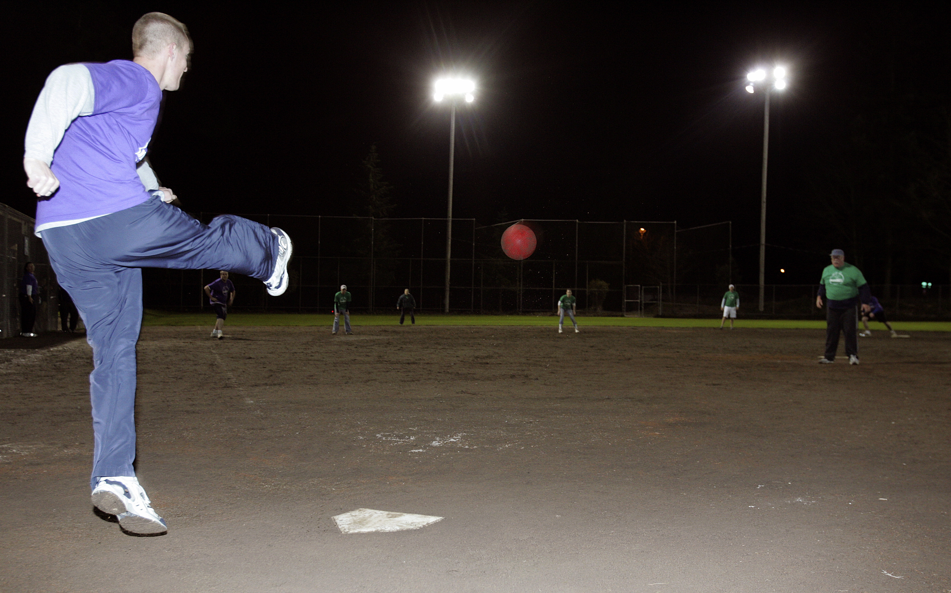 Underdog Sports Leagues Kick Ball for adults during a game on Wednesday, March 21, 2007. (Photos by Kevin P. Casey/Seattle Weekly)