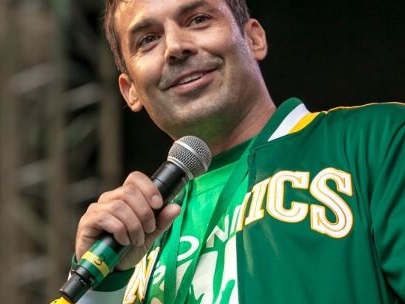 Sure, would-be Seattle basketball savior Chris Hansen has issued a formal apology