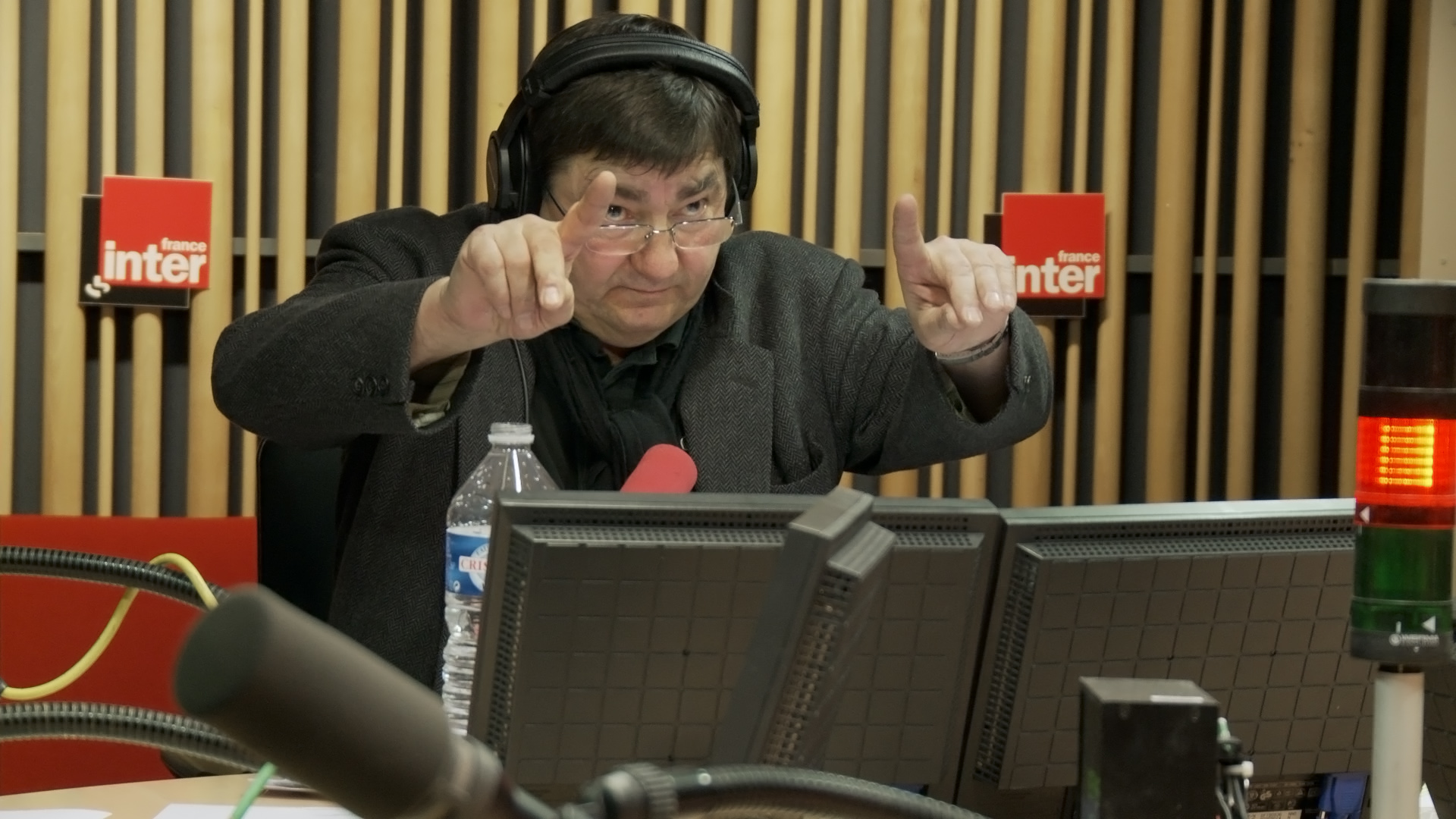 Chat-show host Alain Bedout in action.