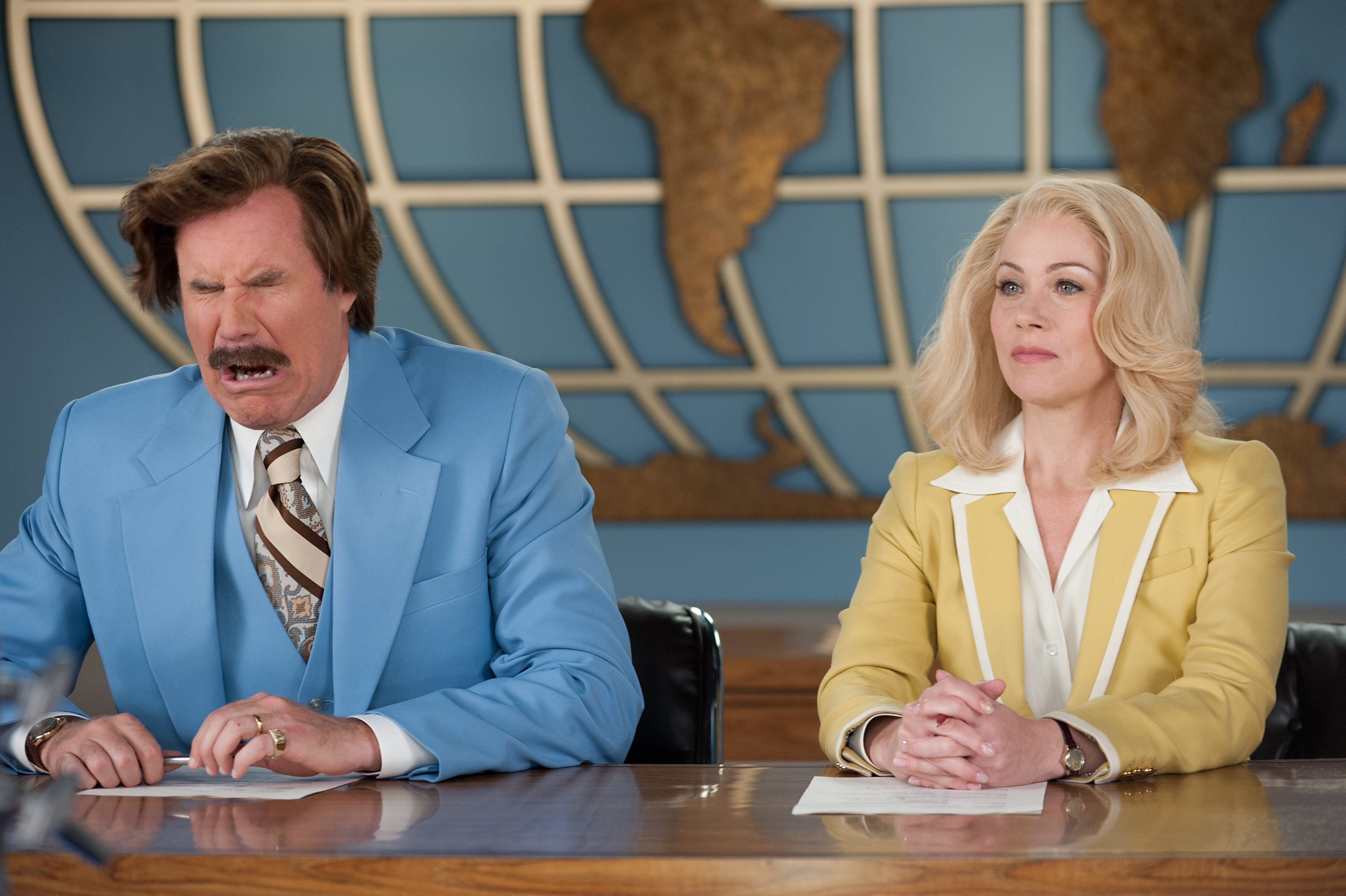 Again Veronica (Christina Applegate) gets the better of Ron (Ferrell).