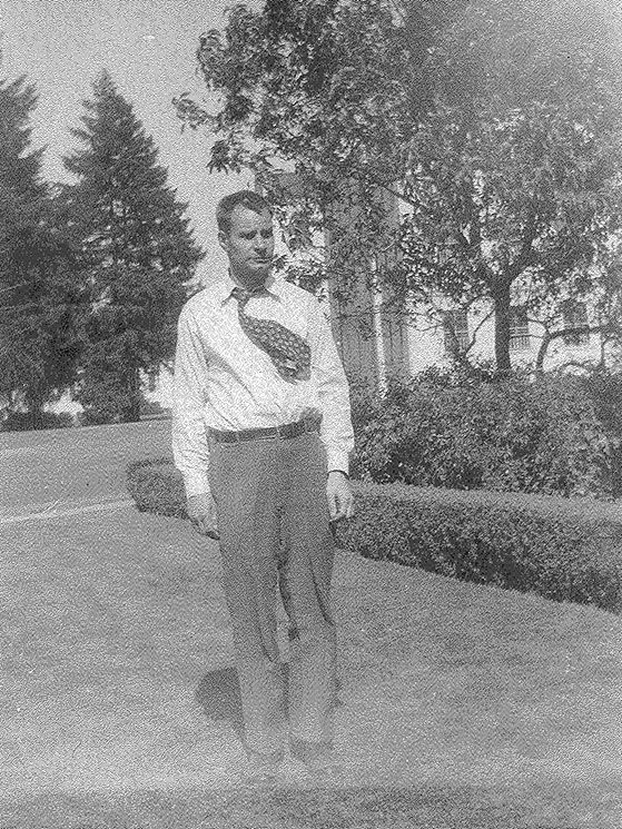 Leonard Kingcade, outside American Lake VA. Photo courtesy of the Wall Street Journal