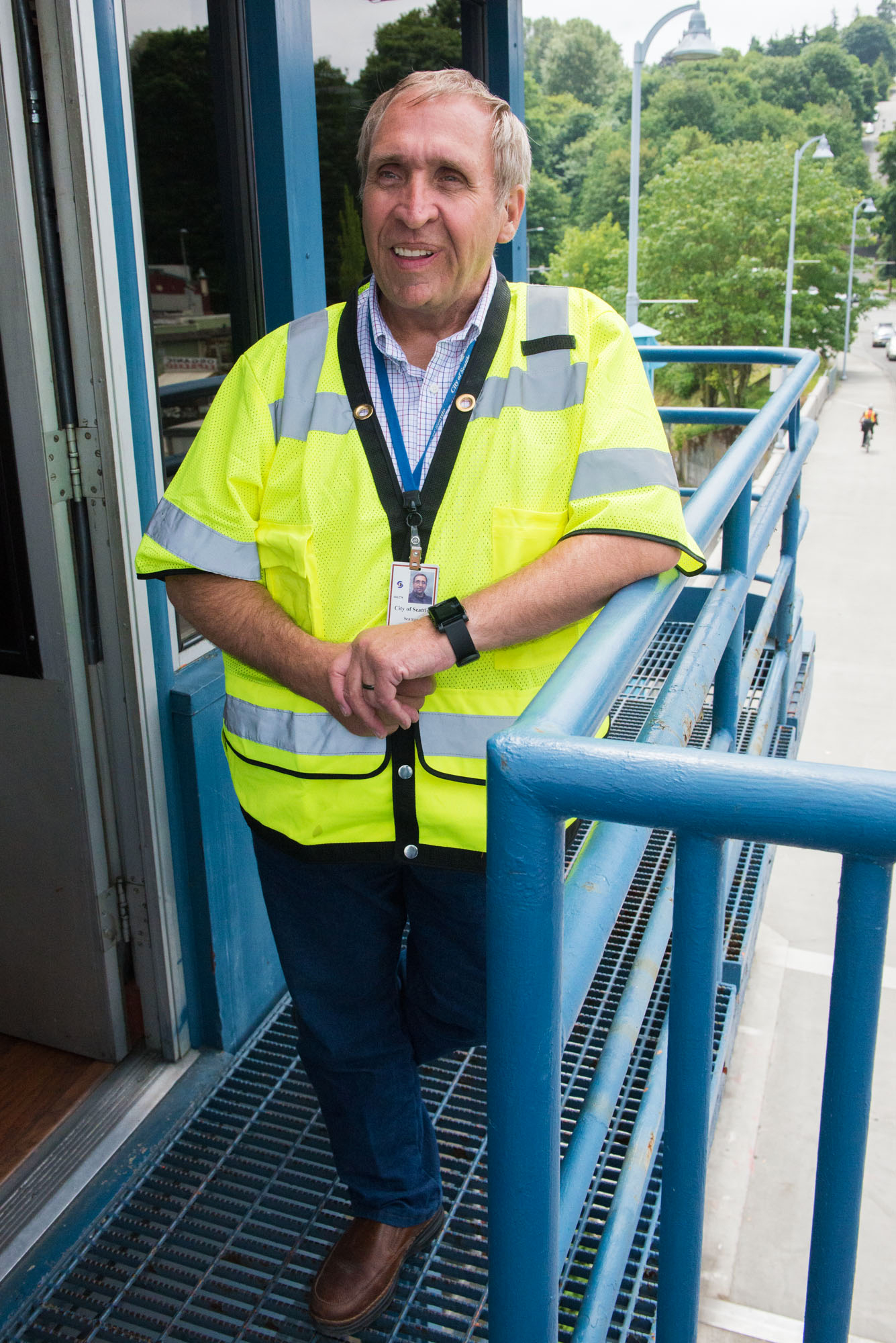 Above: SDOT bridge crew chief Joe Grande oversees the country’s busiest drawbridge. Inset: The Fremont Bridge tallies one of the first of its 652,444 openings.