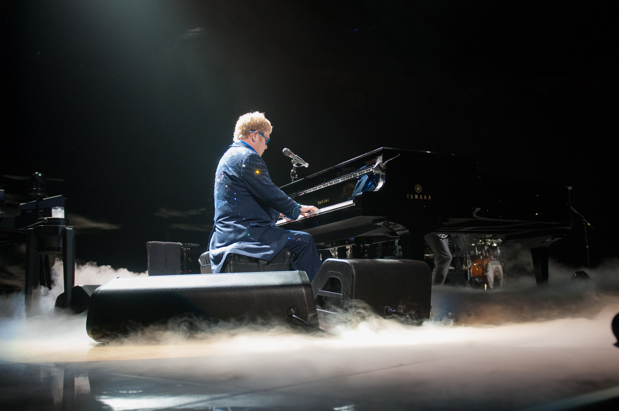 Elton John was as classy as ever stopping after each song to happily engage the fans and throw a smile.