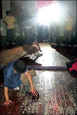 Lo_Fi Performance Gallery