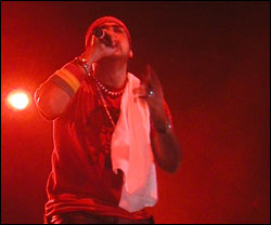 Sean Paul just wants to be hugged.