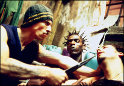 Milhem Cortaz threatens Wagner Maura in Carandiru.