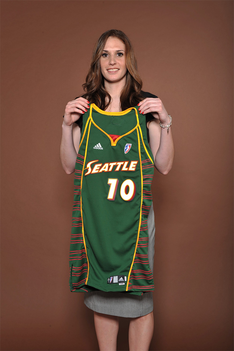 Meet Alison Lacey, the Storm's new Aussie hottie.