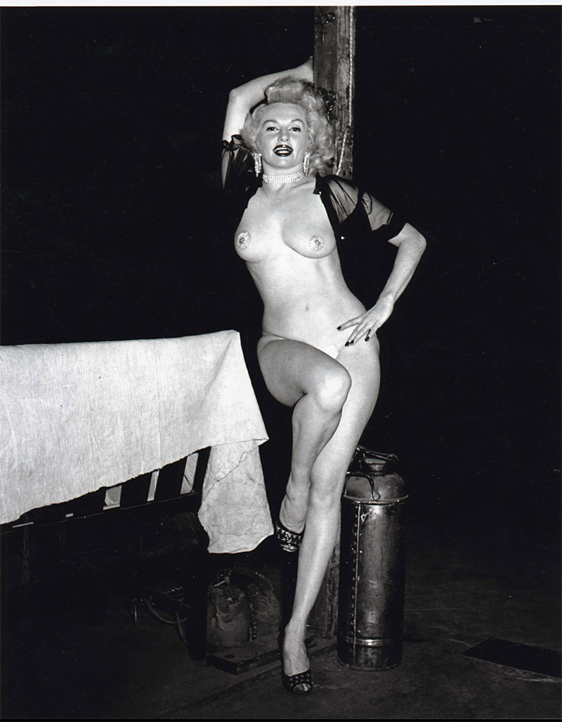 Evans was called the Marilyn Monroe of burlesque.