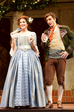 Lindseys Rosina needs no help from Moores.