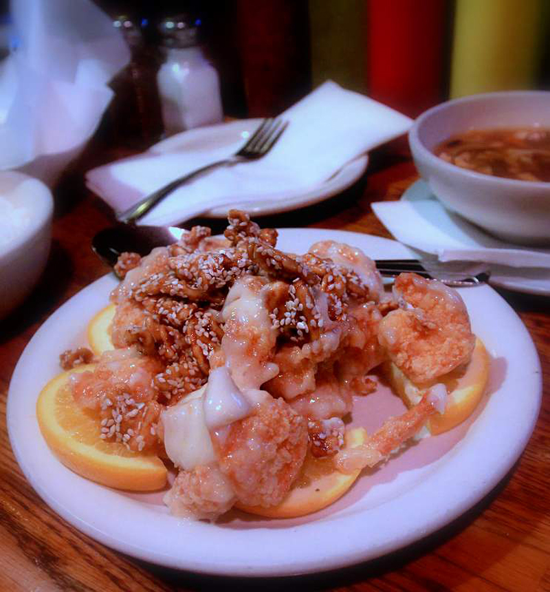 Does this look like bowling-alley food to you?