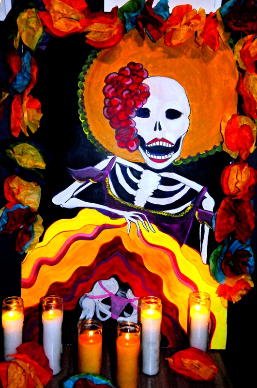 At the Re-Bar Thursday night, burlesque dancers honored performers who had passed