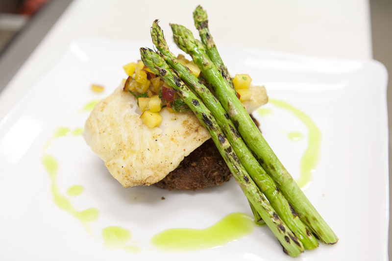 The kitchen's insistent emphasis on shapes and hues could make a Cubist out of the most visually-stunted Pimienta customer—and a well-fed Cubist at that.