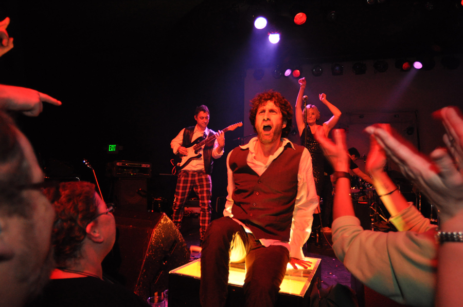 80s cover band Rewind deliver a high energy set!