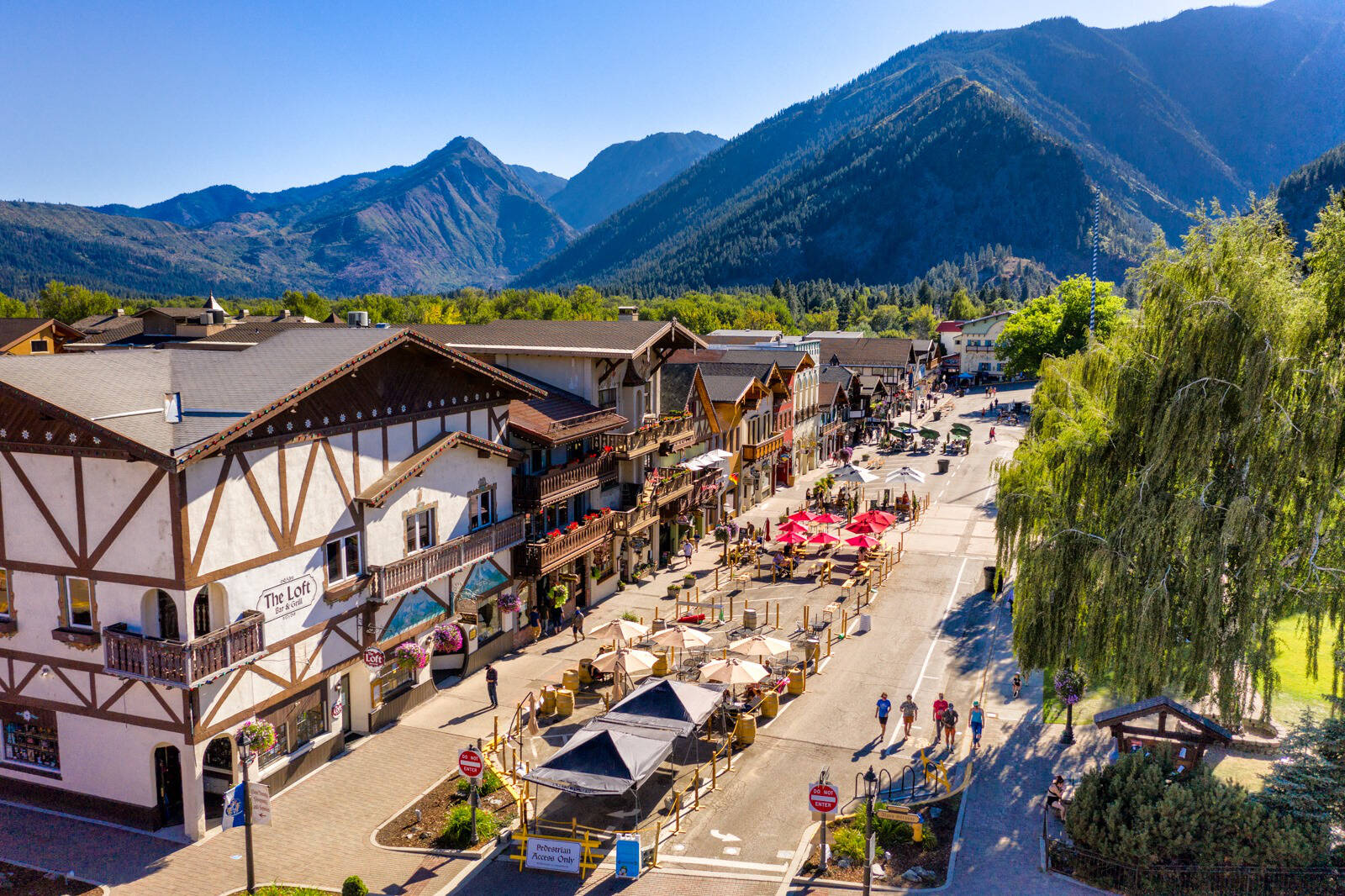 Nestled in the heart of the Cascades between Seattle and Spokane, Washington’s Bavarian village is just over two hours’ drive from Seattle along the I-90 or US Highway 2.