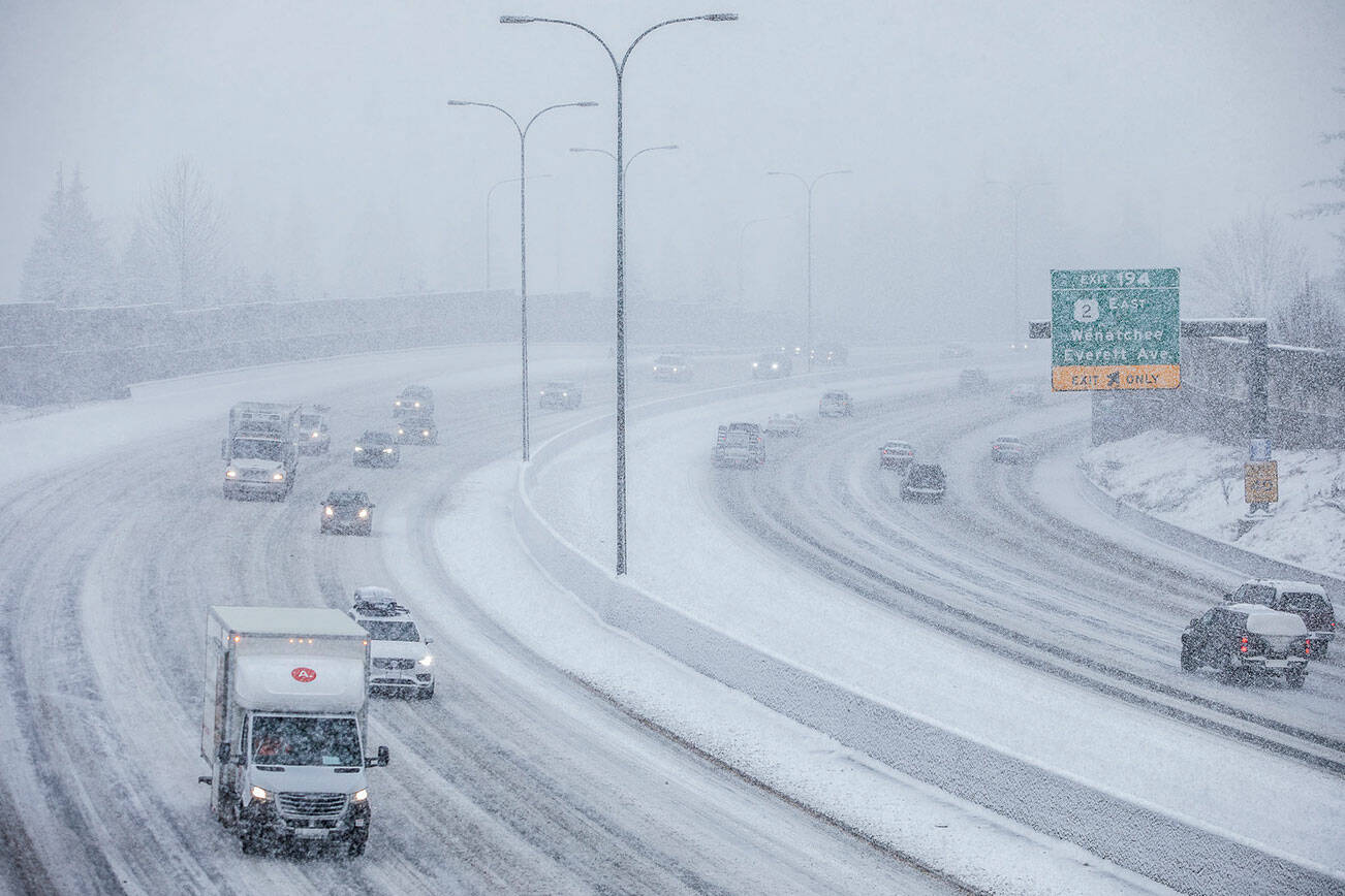 Traffic moves slowly along I-5 through Everett on Tuesday, Dec. 20, 2022. (Olivia Vanni / Sound Publishing)