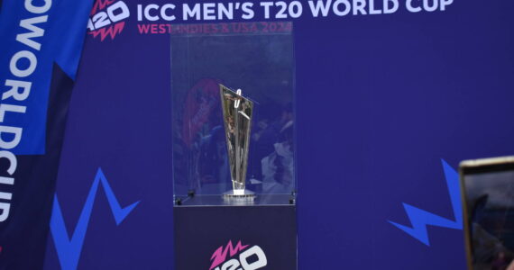 T20 World Cup trophy waits for fans to take photos. Ben Ray / The Reporter