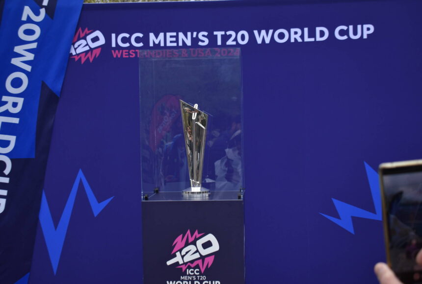 <p>T20 World Cup trophy waits for fans to take photos. Ben Ray / The Reporter</p>