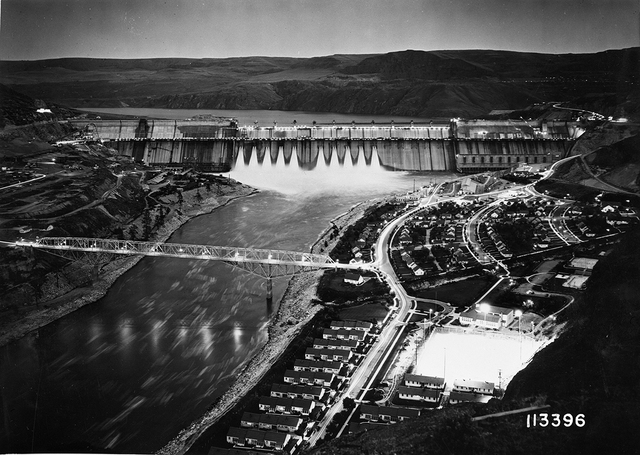 How Woody Guthrie Found Hope for America on the Banks of the Columbia
