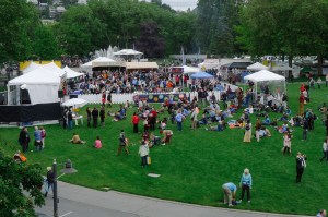 Breezy Bob Marley Merch, Infinite Kettle Corn, and Fedora Tricks at Folklife 2016