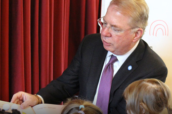 Murray Threatened to Pull Police Over Jungle Policy, Text Messages Show